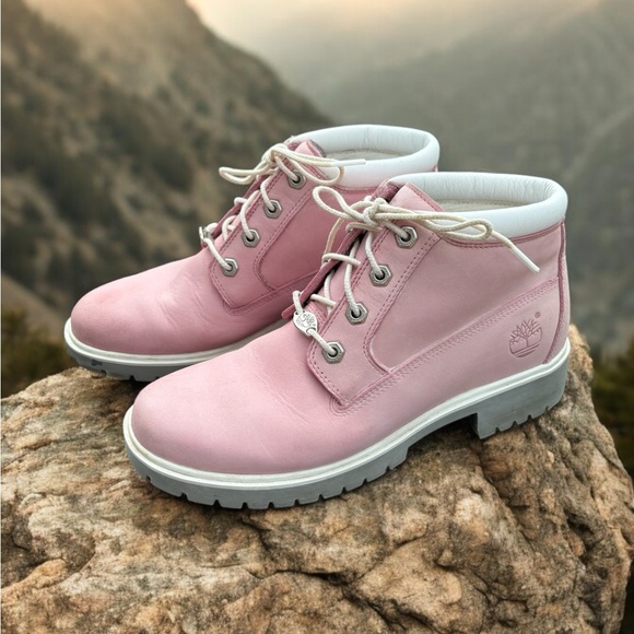 Timberland Shoes - Timberland Women’s Nellie Chukka Boot. Size 7. Pink Leather Upper.